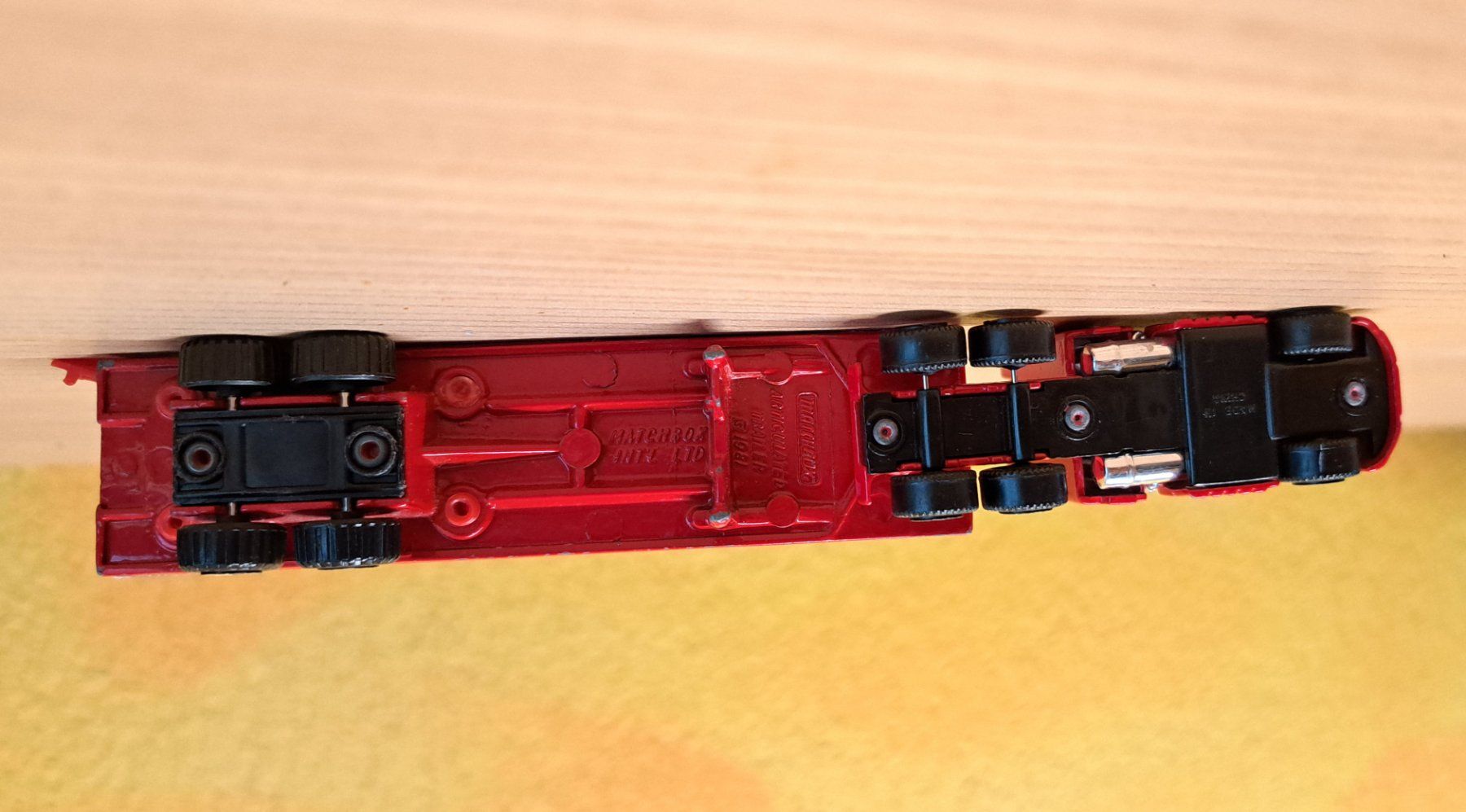 Coca-Cola Modellautos: Coca Cola Sattelschlepper Matchbox Modell – Gebraucht aus Dietlikon von kosta.katoglou 9