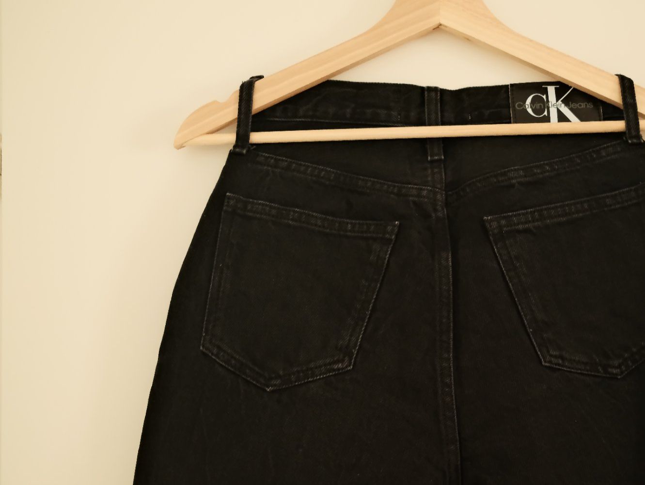 Calvin Klein Jeans: Calvin Klein Mom Jeans W27 – Usato da Thun venduto da angerber 3