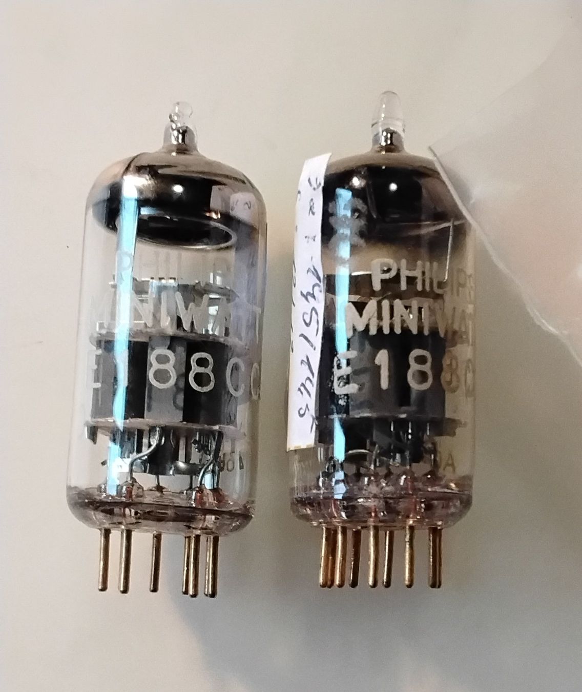 Philips Componenti elettronici: 2x E188CC Philips SQ E88CC Röhren getestet – Nuovo (secondo la descrizione) da Lohn-Ammannsegg venduto da Ricarda72