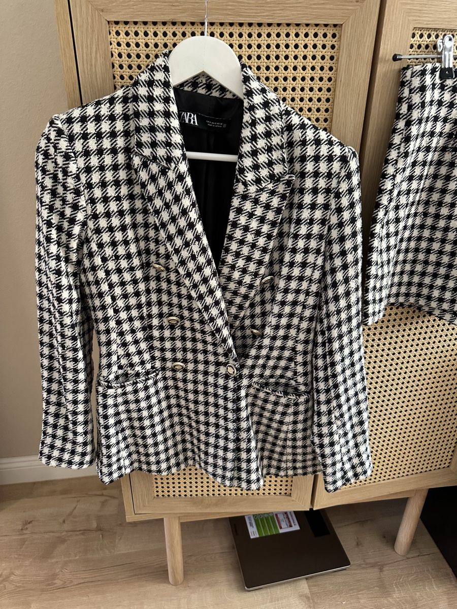 Kleiderpakete: 2 Teile Blazer Short Gr 36 – Gebraucht aus Volketswil von Sina008 2