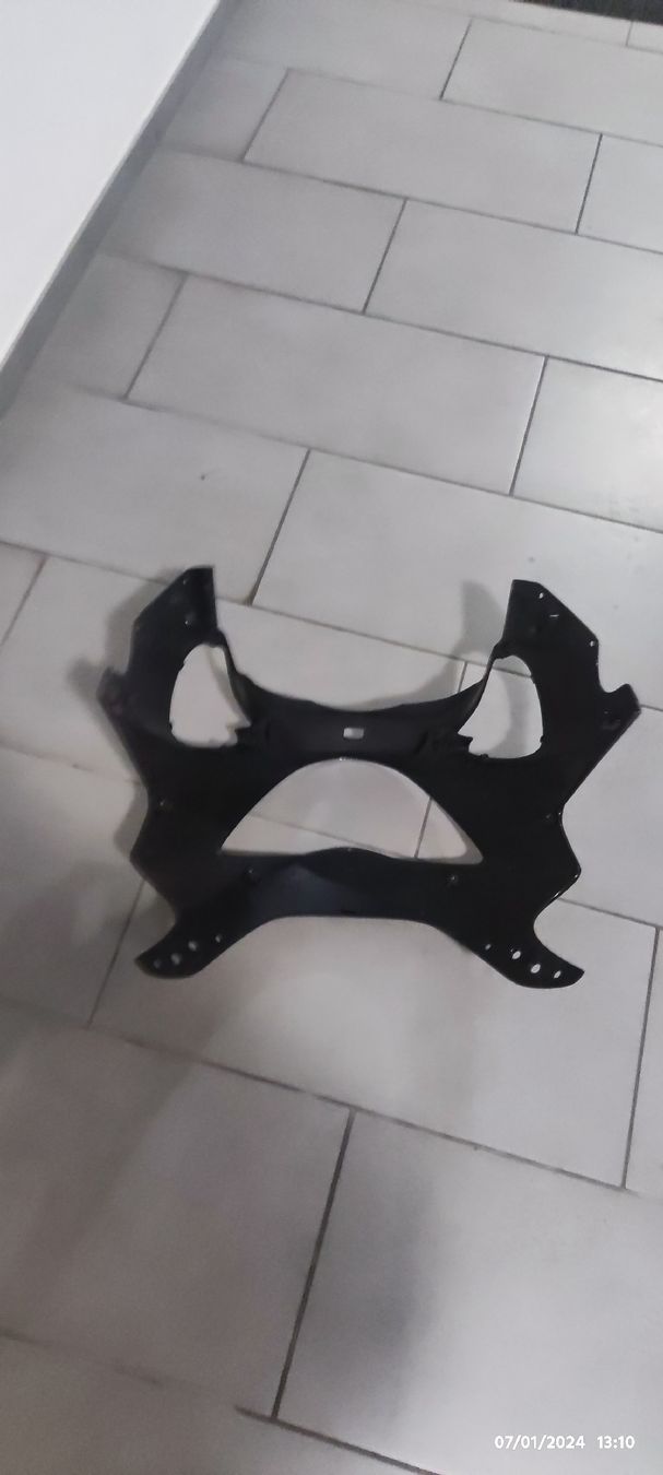 Honda Tutti i ricambio per moto: Honda CBR 600F Frontverkleidung – Usato da Gränichen venduto da 4immer 2