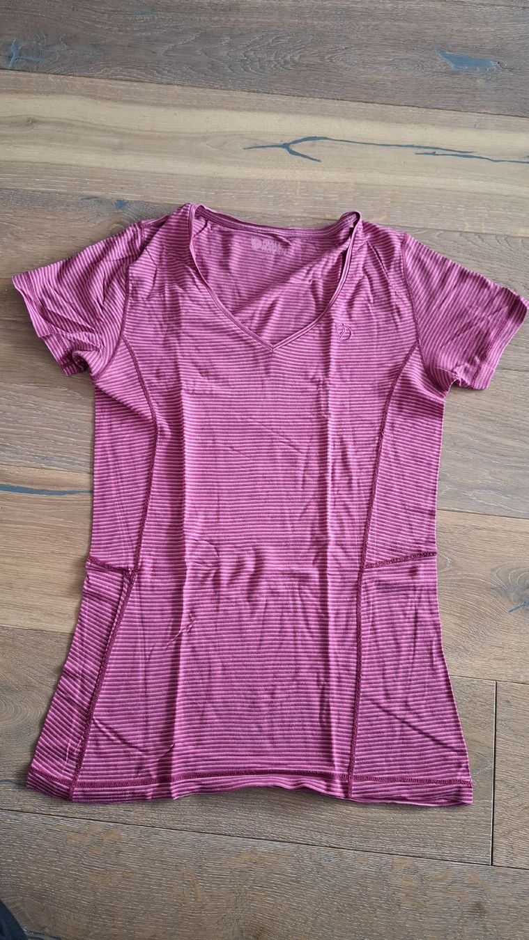 Fjällräven T-shirt: Fjällräven Sport T-shirt – Usato da Alpthal venduto da Ing3_rid