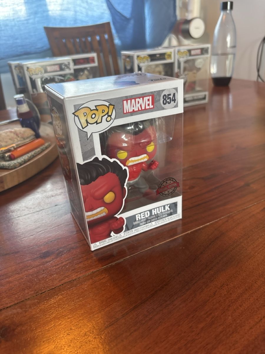 Funko Figuren: Red Hulk 854 funko  – Neu (gemäss Beschreibung) aus Niederrohrdorf von lynchh