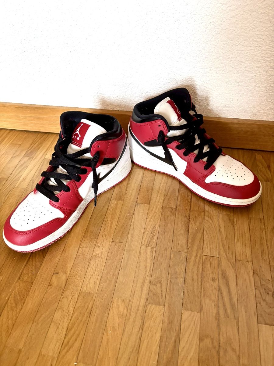 Jordan Chaussures hommes: Nike Air Jordan 1 Mid Chicago Gr. 38 – D'occasion à Zürich par Patn 3