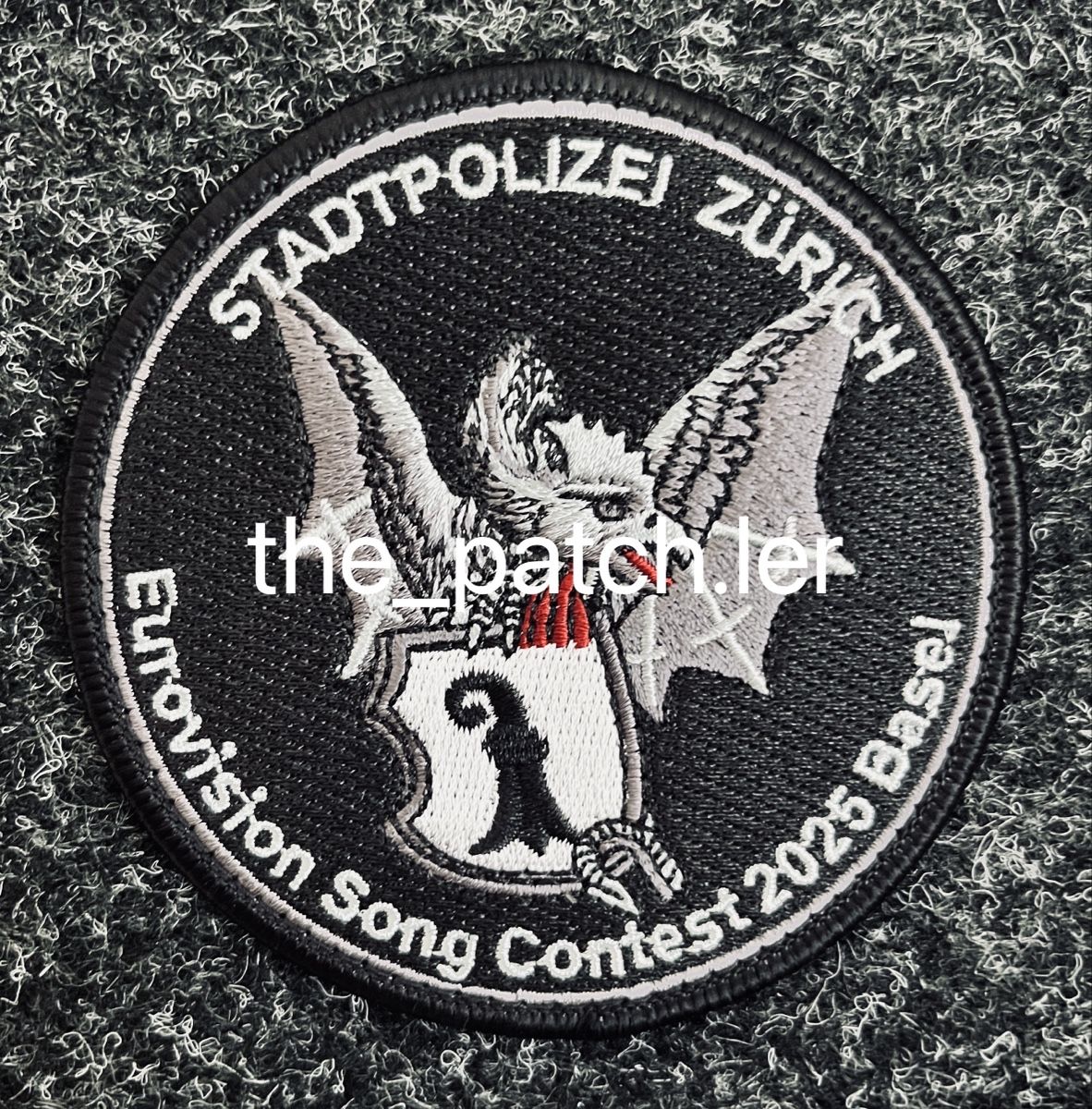 Placchette & Badge: Stadtpolizei Zürich Patch ESC Basel gestickt – Nuovo e nell'imballaggio originale da Hinwil venduto da Tschugger