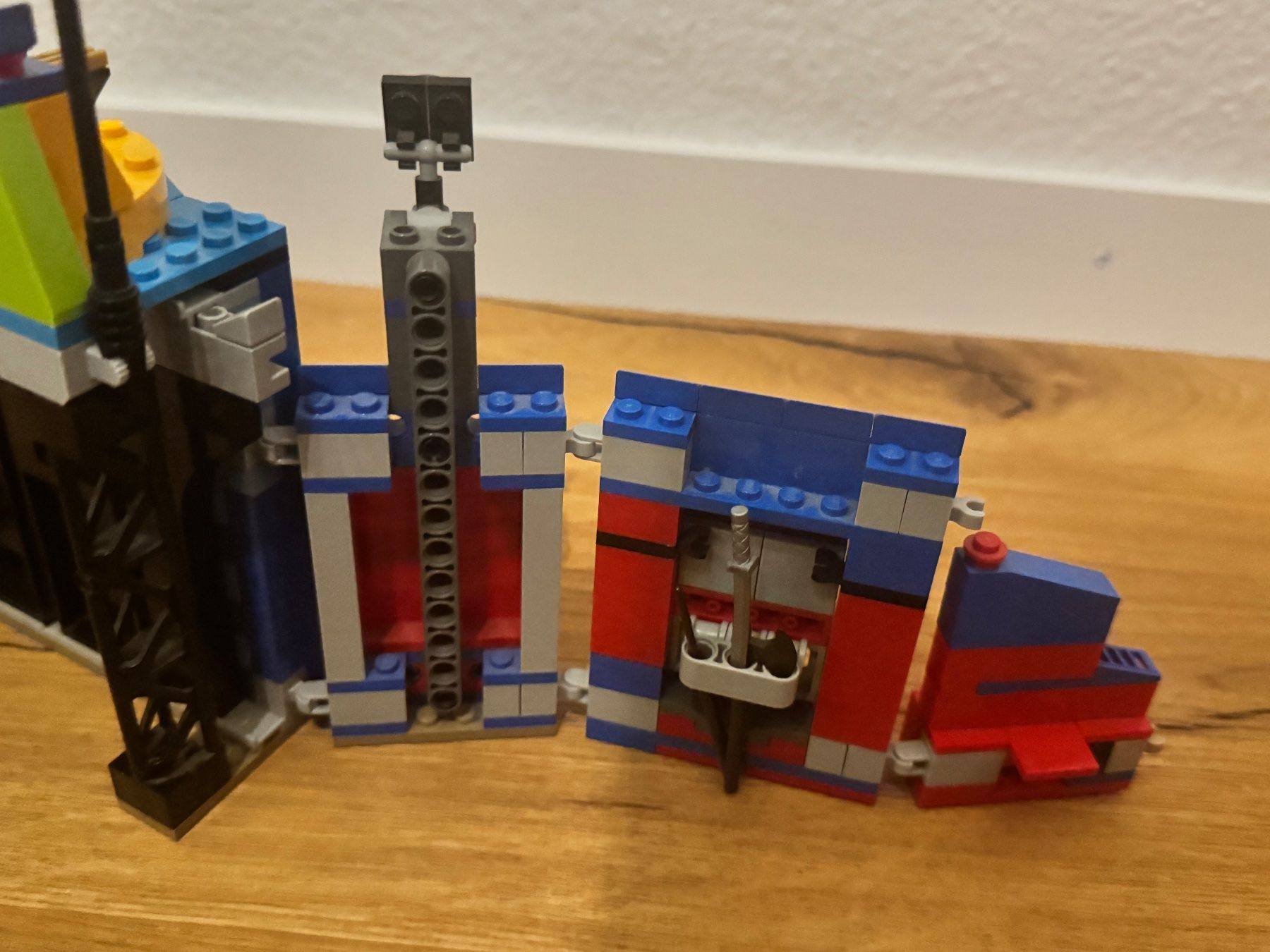 Lego Kit di costruzioni: LEGO Marvel - 76088 Thor vs. Hulk Arena Kampf – Usato da Rorschacherberg venduto da LIAMTHEHERO 4