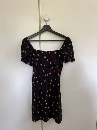 schwarzes Kleid mit Blumen von Topshop Petit, Gr. 36 