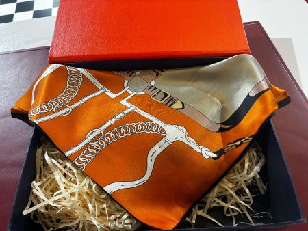 Hochwertiger Seidenschal – Unisex, künstlerische Prints