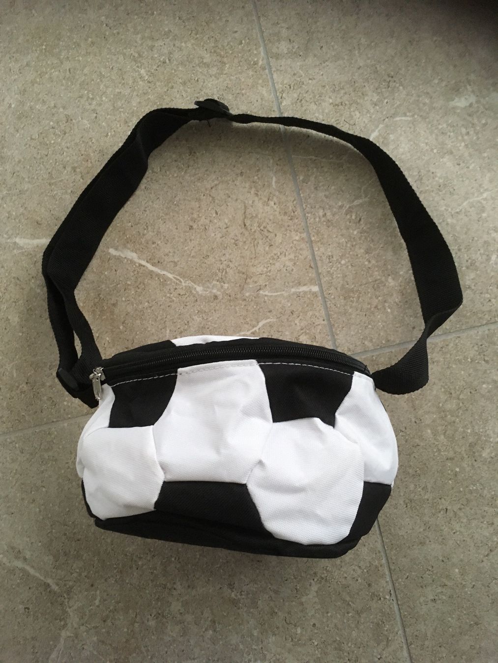 Kühlschränke & Kühlen: Kühltasche im Fussball look, neu! – Neu (gemäss Beschreibung) aus Gächlingen von Tara_devi 1