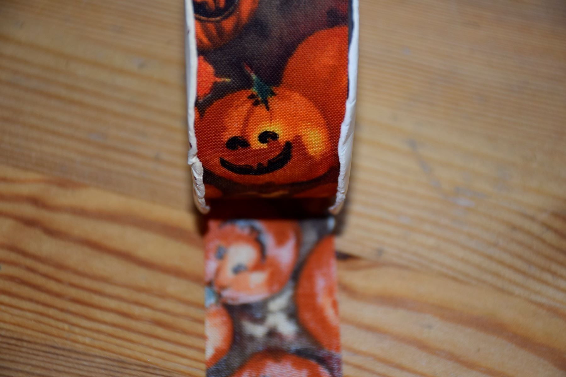 Nastri decorativi: Geschenkband "Halloween" mit Kürbismotiv – Usato da Wetzikon ZH venduto da Wetzicardo25 2