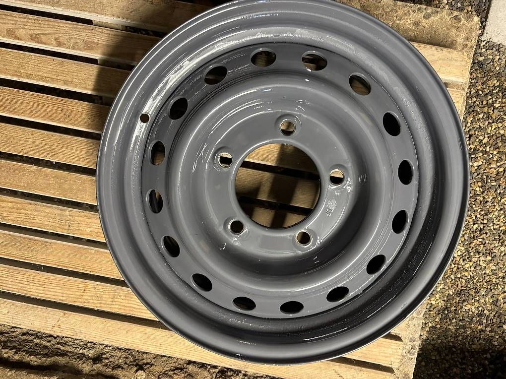 Toyota Cerchioni: Stahlfelgen grau LandCruiser restauriert – Usato da Auw venduto da cpt_haddock71 1