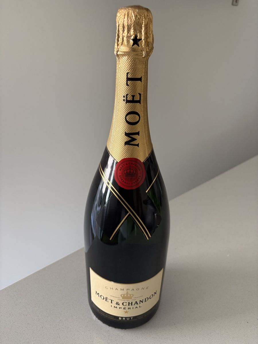 Moet Altro: Moët & Chandon Magnum – Nuovo (secondo la descrizione) da Luzern venduto da syspy