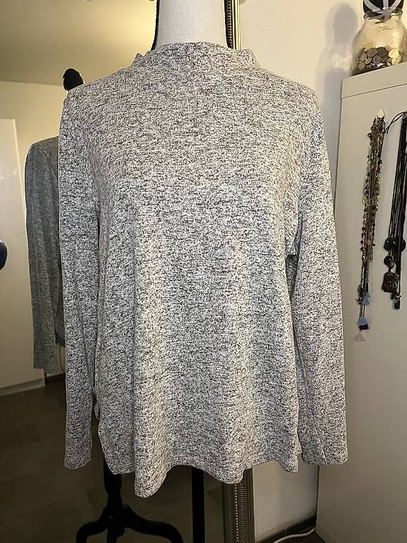 Maglioni & Felpe: Graumelierter Pullover Größe L-XL – Usato da Urdorf venduto da Marybyii