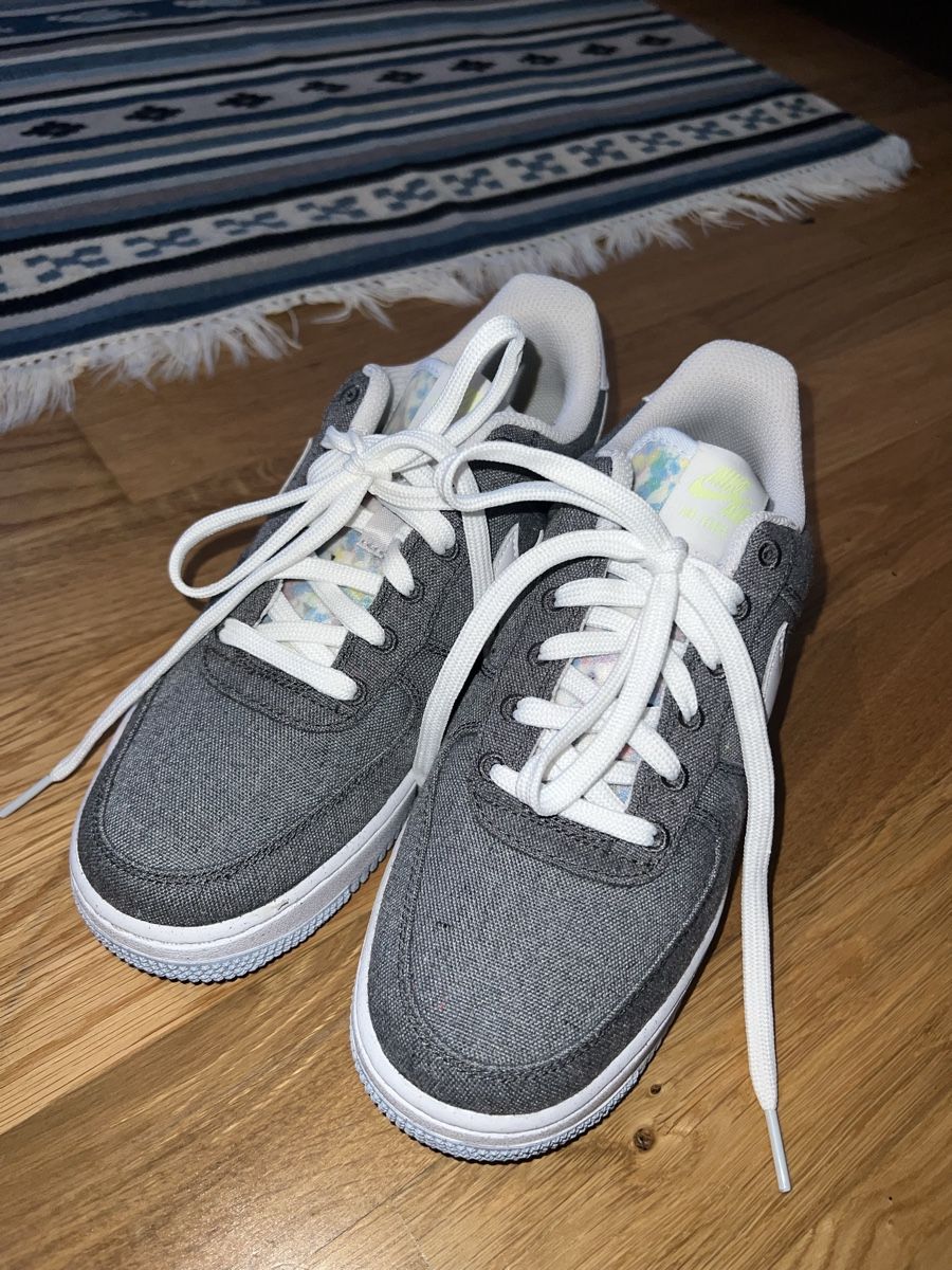 Nike Scarpe da uomo: Nike Air Force 1 - grau / Grösse 38.5 – Nuovo (secondo la descrizione) da Aegerten venduto da pinkpanda_ 2