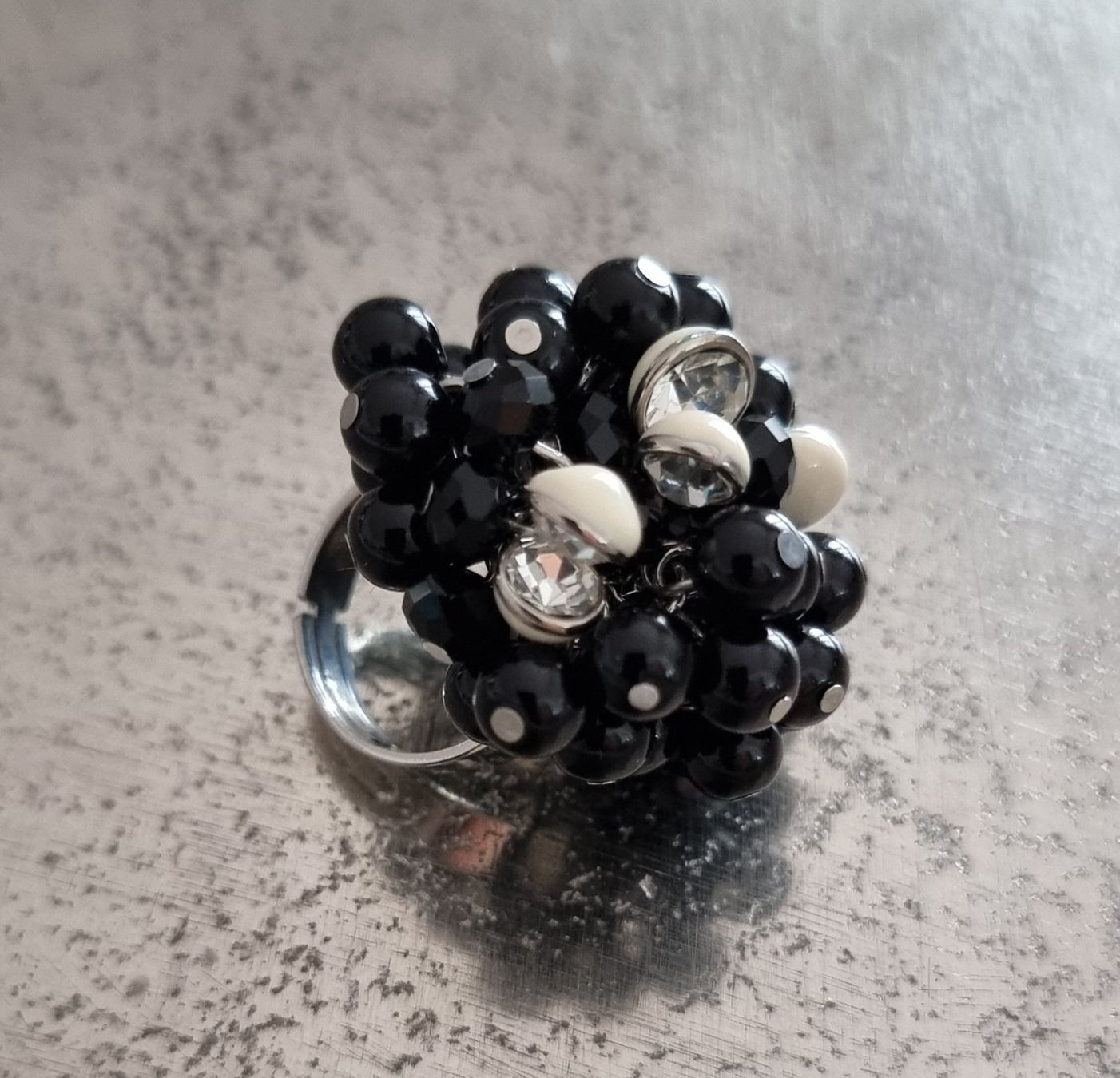 Anelli: Ring-mit Swarovski und Glasur – Nuovo e nell'imballaggio originale da Frauenfeld venduto da Bleeddragon 1