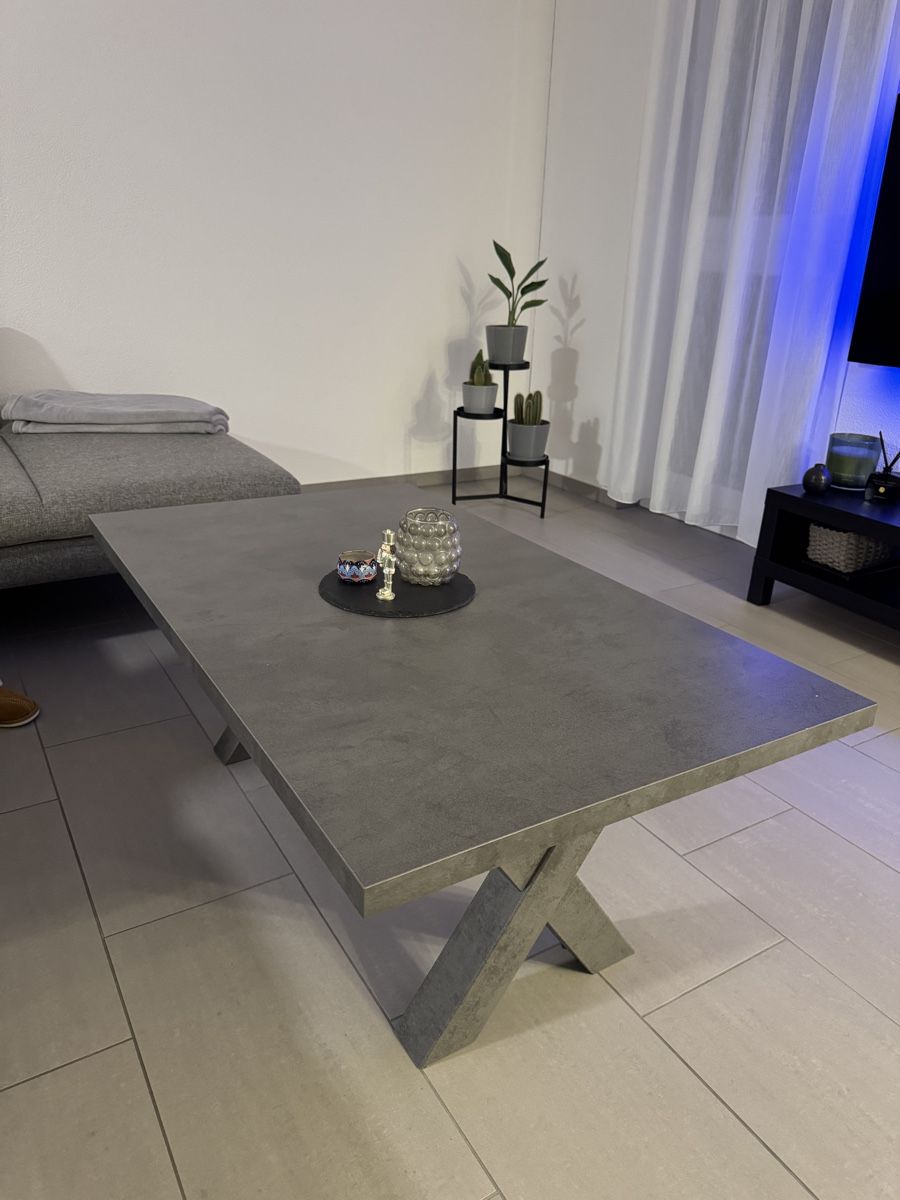 Tavoli: Moderner Couchtisch , 120x70 cm, Top Zustand – Usato da niederrohrdorf venduto da briljant.