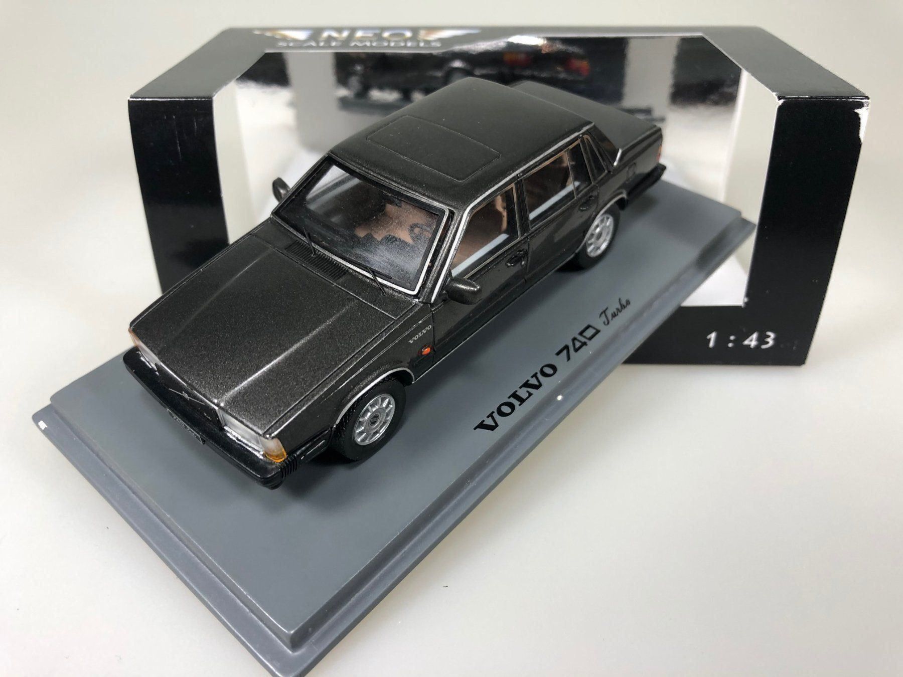 Volvo Modellautos: Volvo 740 Turbo - Neo - 1:43 – Gebraucht aus Widen von Himan