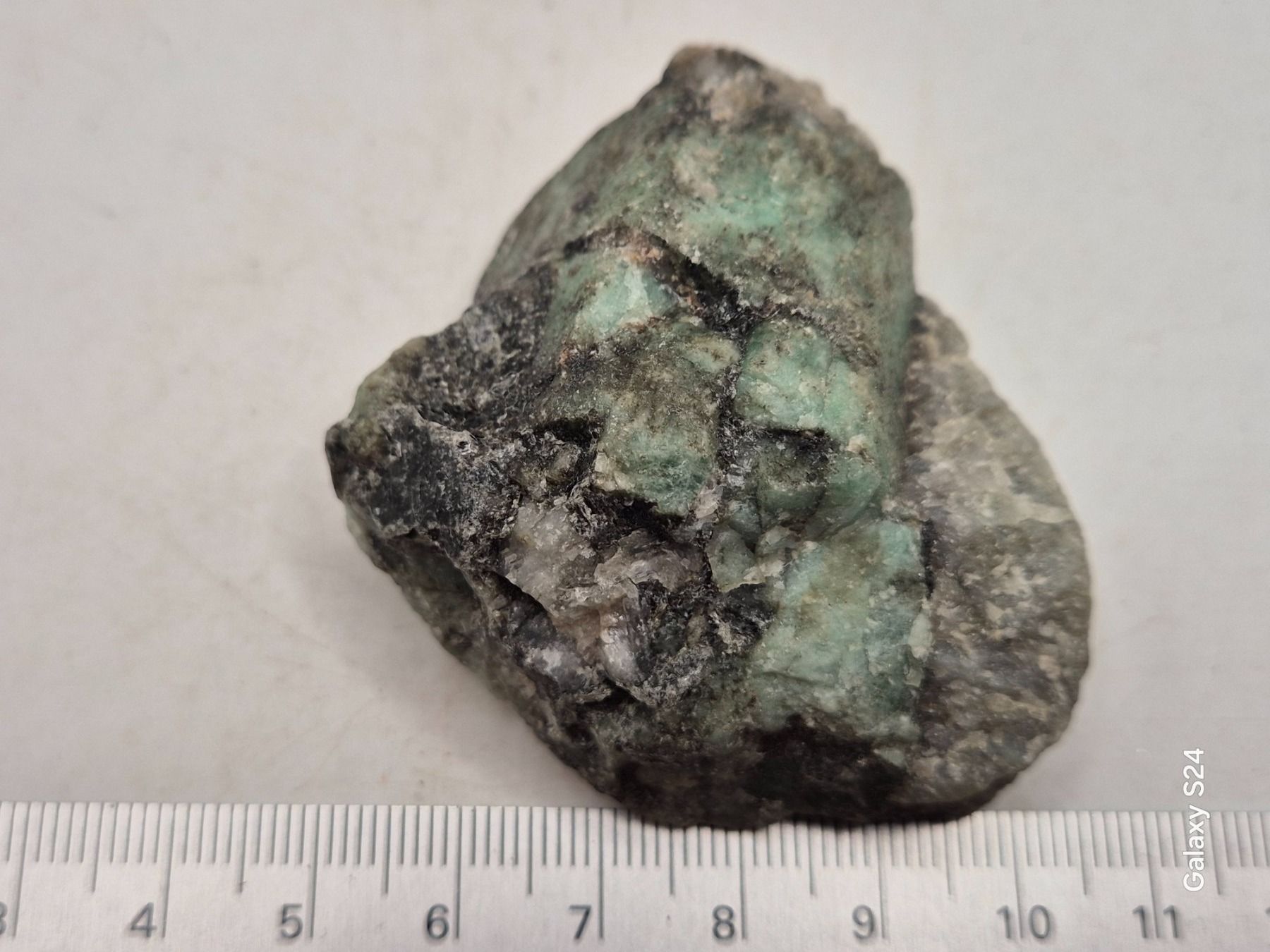 Minéraux & Lithothérapie: Smaragd roh in Muttergestein – Neuf avec emballage d'origine à Winterthur par LukasMineralienOase 1