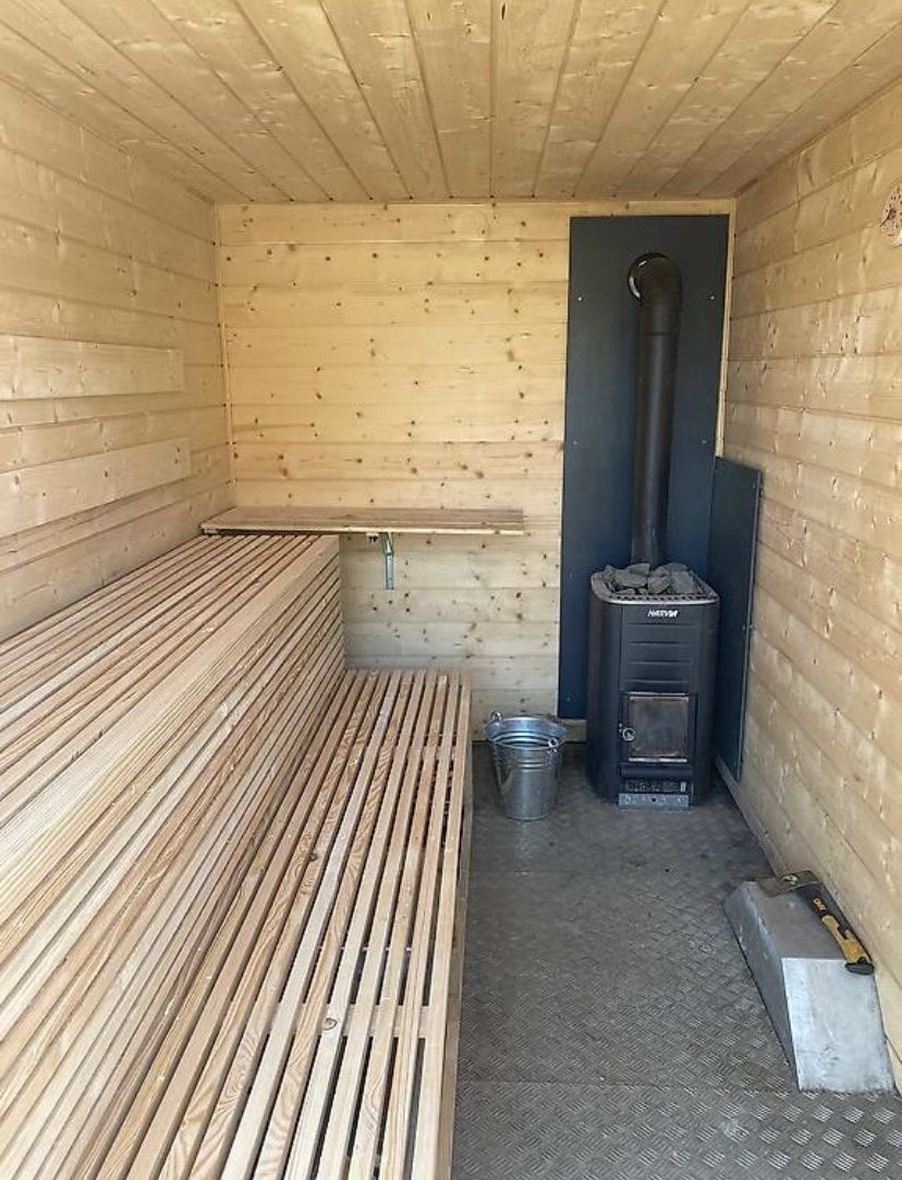 Rimorchi: Mobile sauna anhänger – Usato da Leuzigen venduto da Lucartw