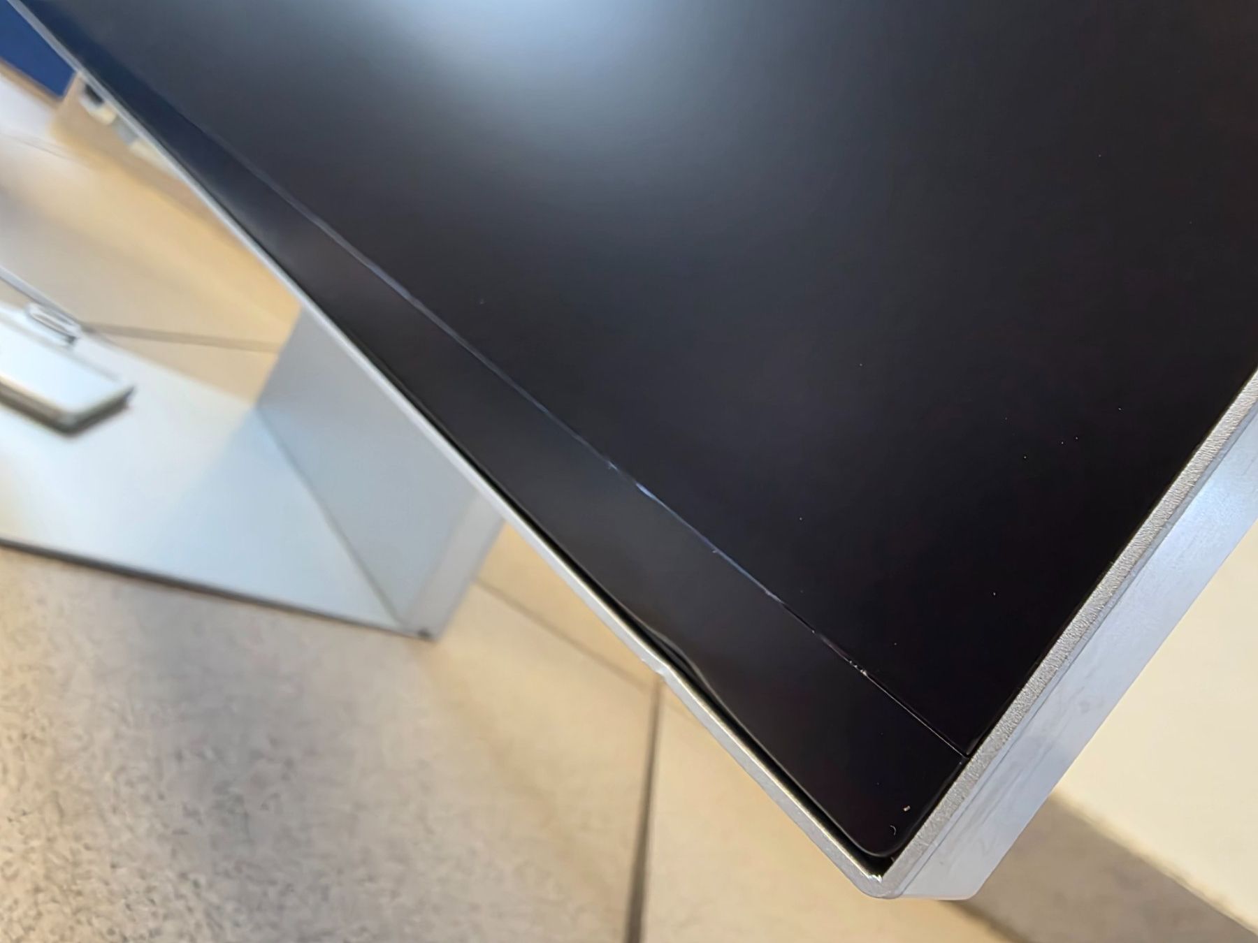 Samsung Monitor: Samsung ViewFinity S9 5k Monitor (mit Delle!) – Difettoso da Kleinandelfingen venduto da dan_6djr 4