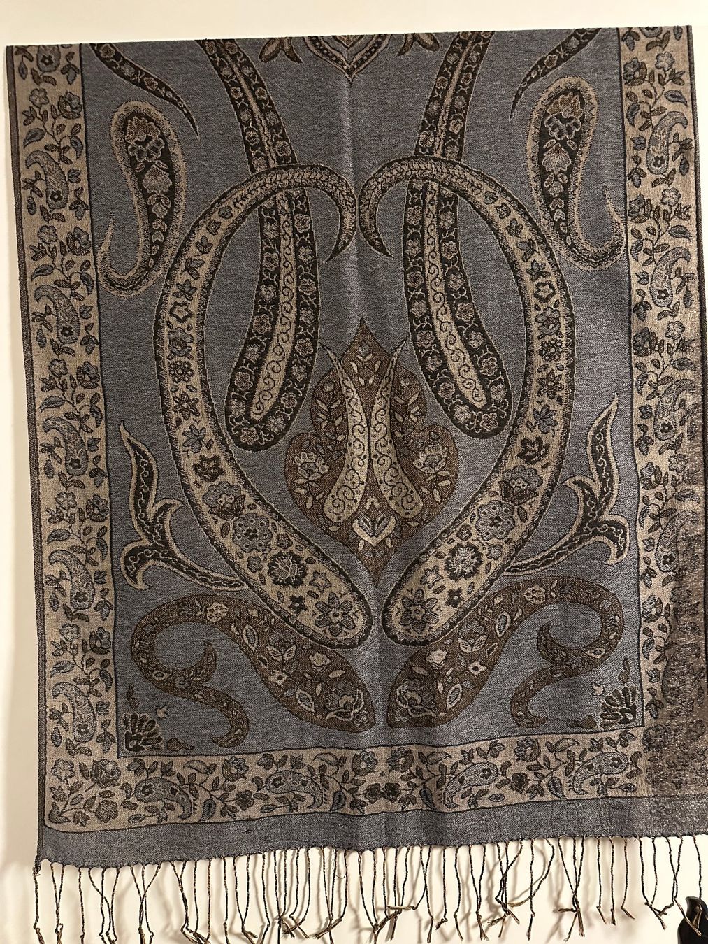 Foulard & Sciarpe: Schal mit orientalischem Muster – Usato da Freudwil venduto da Feenland2010 1