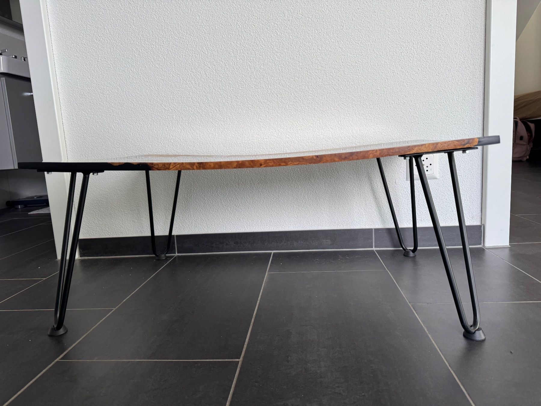 Tavoli: Epoxy River Tisch Couchtisch Holz Design Tisch Handmade – Usato da Beckenried venduto da chef3945 3