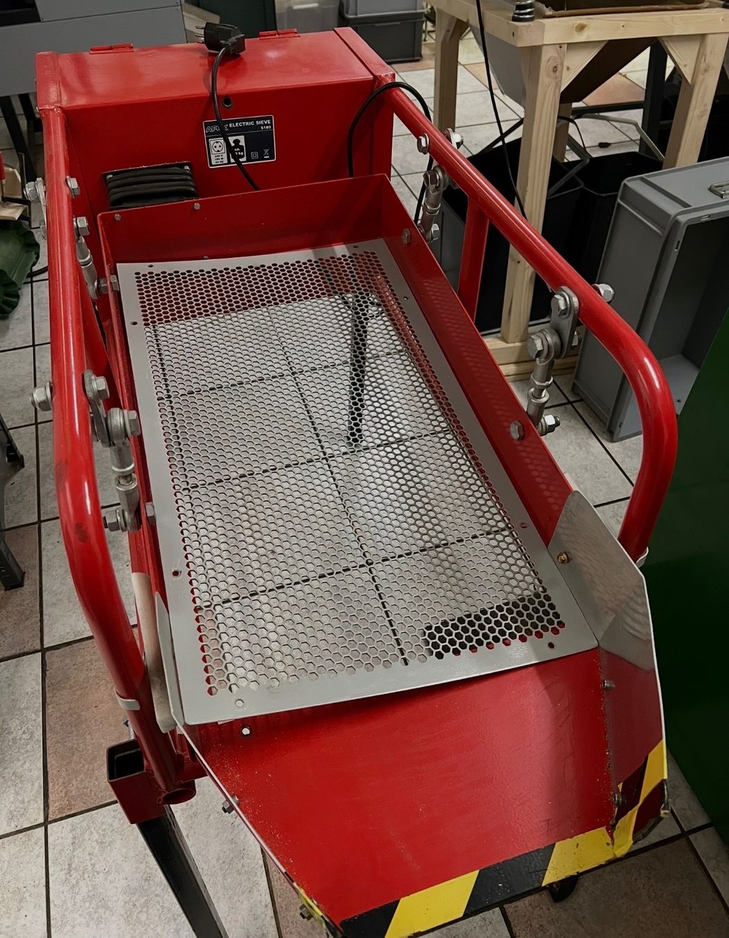 Alle Maschinen: Elektrisches Rüttelsieb APEX / Rüttelmaschine – Gebraucht aus Zürich von tientsin