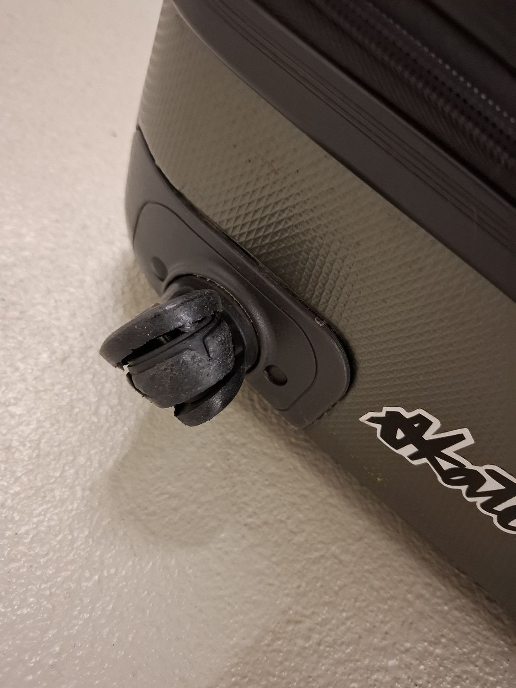 Valigie: Reisekoffer 4 Rollen – Usato da Aarberg venduto da Happy058 3