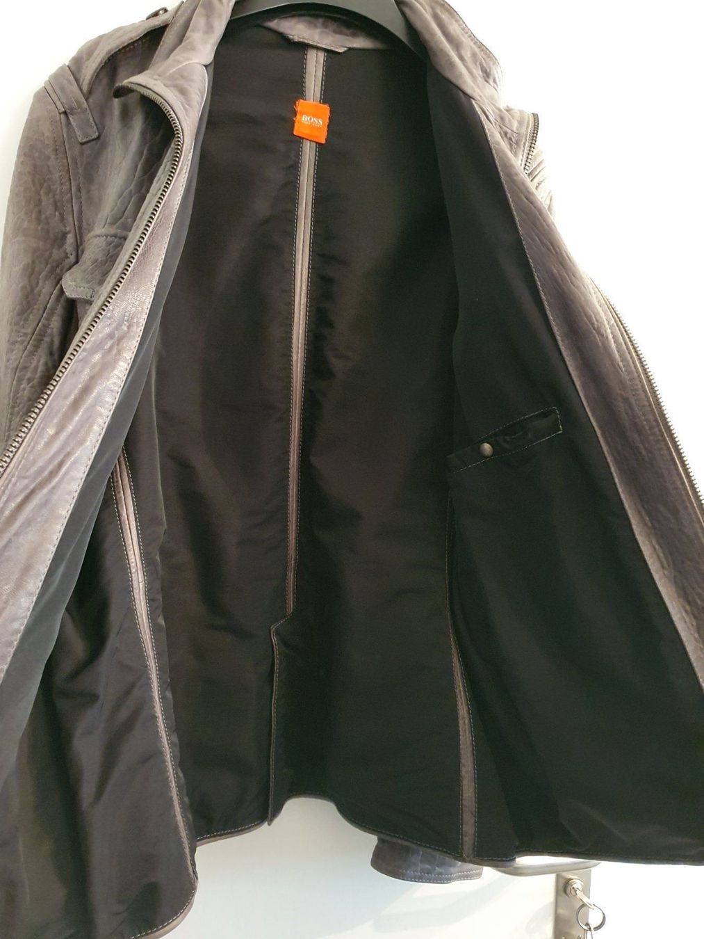 Hugo Boss Giacche: Hugo Boss Lederjacke – Usato da thalwil venduto da Raishin720 2