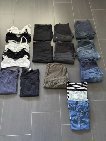 18-teiliges Paket mit Schwangerschaftskleidern