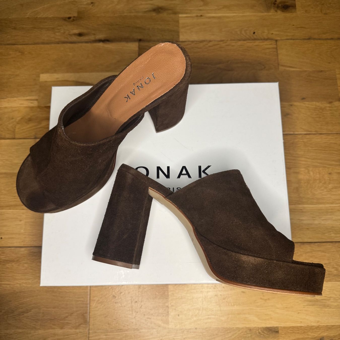 Jonak Scarpe da donna: Mules à talons daim cuir Delle Jonak – Nuovo e nell'imballaggio originale da Genève venduto da vanmannisi