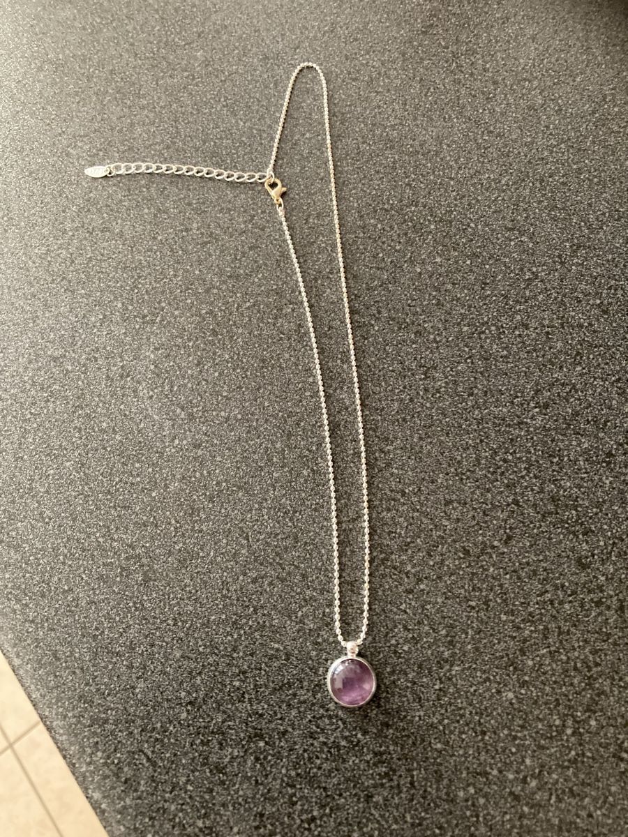 Altri gioielli: Ensemble collier et bracelet avec pierre améthyste argenté – Nuovo (secondo la descrizione) da Plan-les-Ouates venduto da Namorona 2