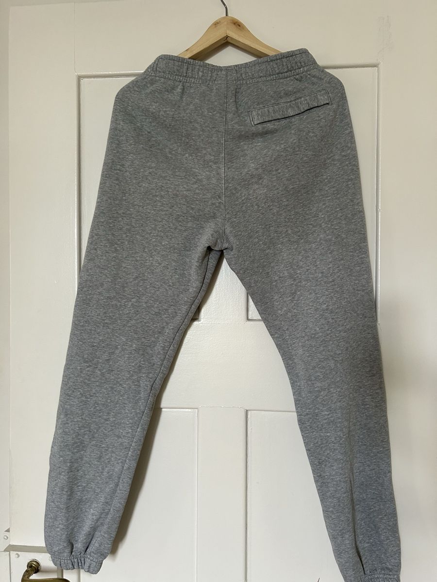Nike Hosen: Nike sweatpants – Gebraucht aus Bern von EmptySpaceS 1