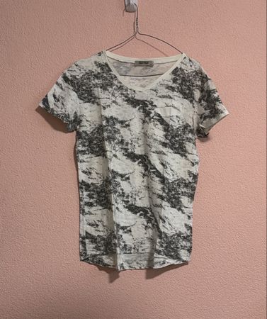 T-shirt estiva fantasia marmo bianco/nero - taglia M
