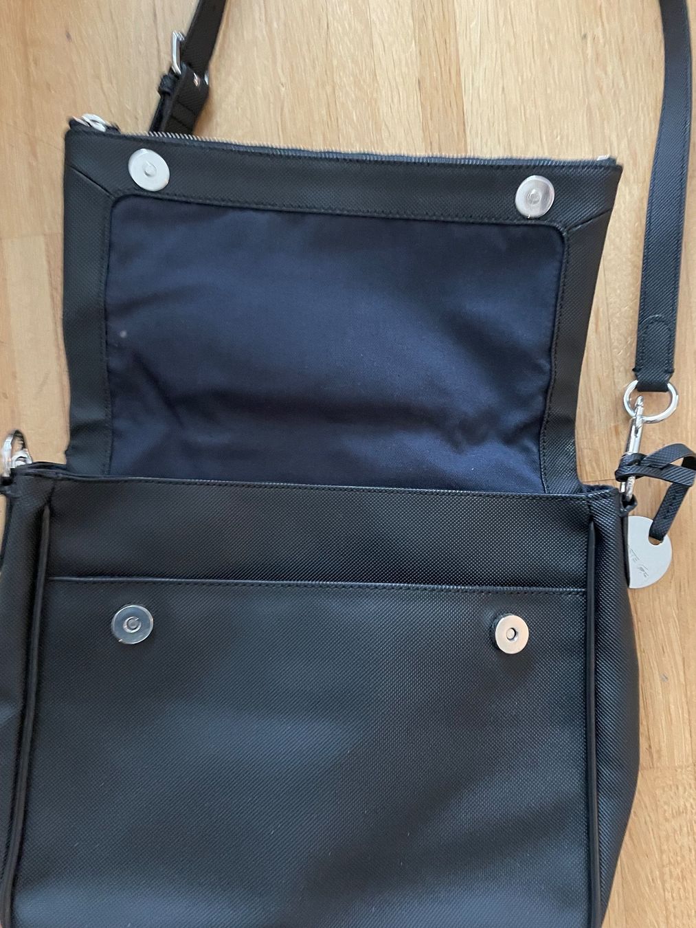 Altro in  Abbigliamento & Accessori: Sac bandoulière noir Lacoste – Usato da Pully venduto da kaba07 5