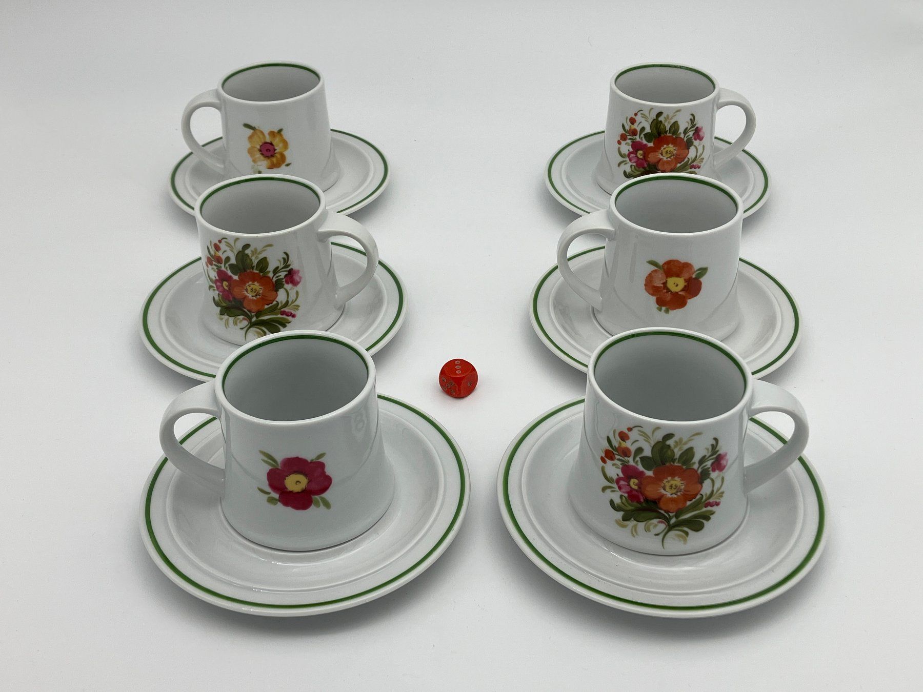 Tazze: Langenthaler Kaffeetassen Set, Blumen 1983 – Usato da Uttigen venduto da I_like