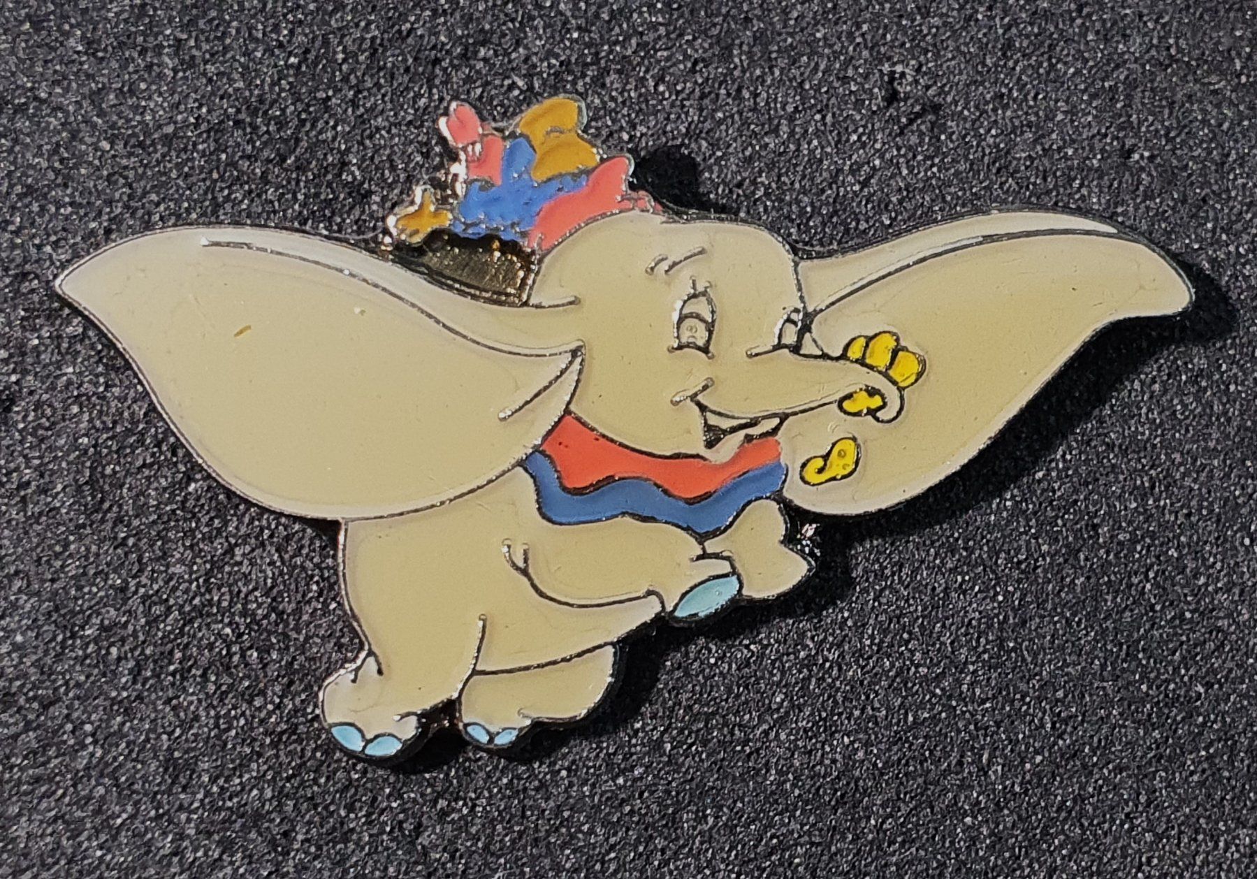Placchette & Badge: BB792 - Pin Walt Disney Dumbo / Elefant – Usato da Reinach BL venduto da Boston-Verkauf