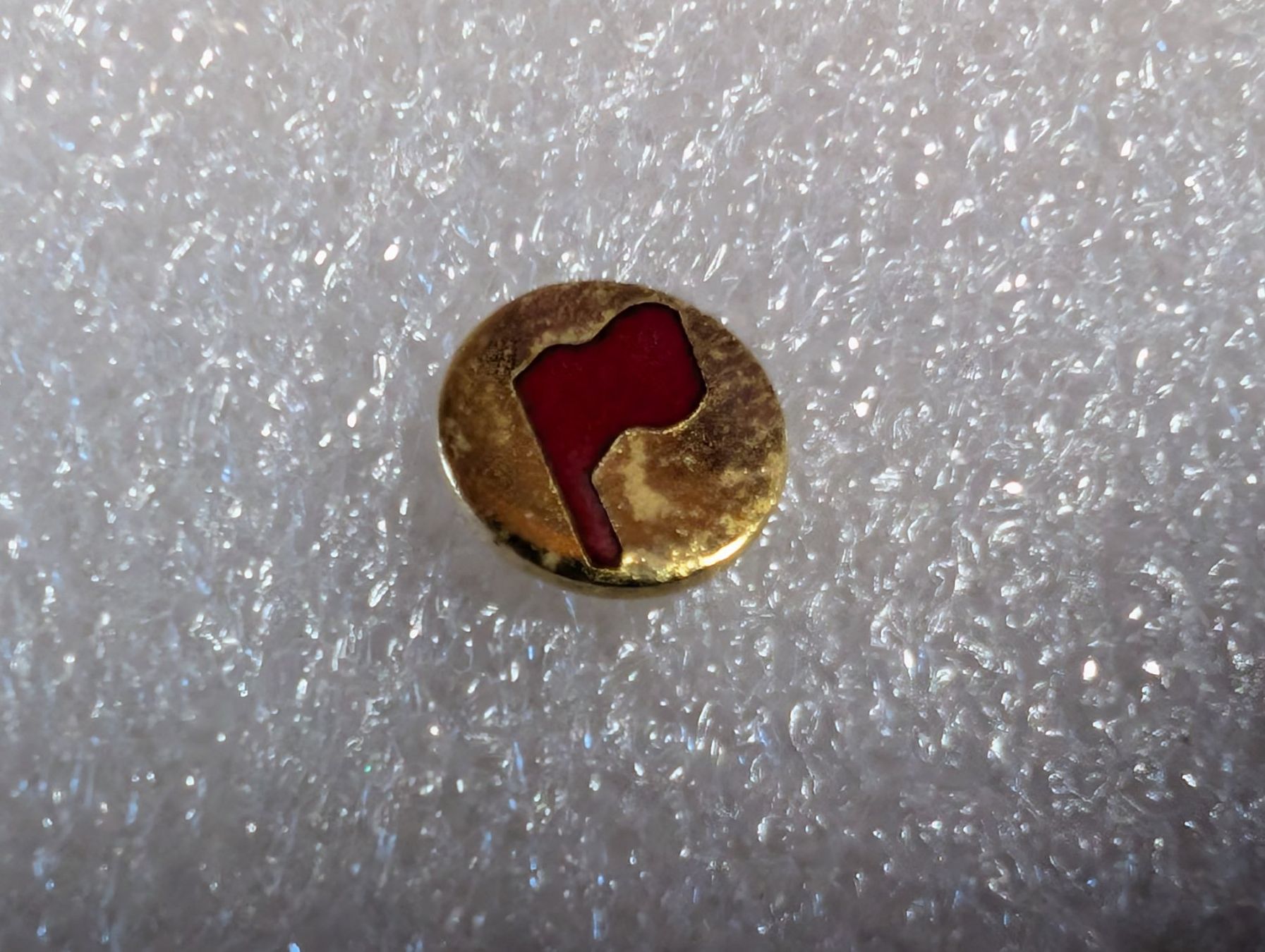 Placchette & Badge: Ansteckpin 247: Flagge – Usato da Oppligen venduto da Pin-Fall-Shop