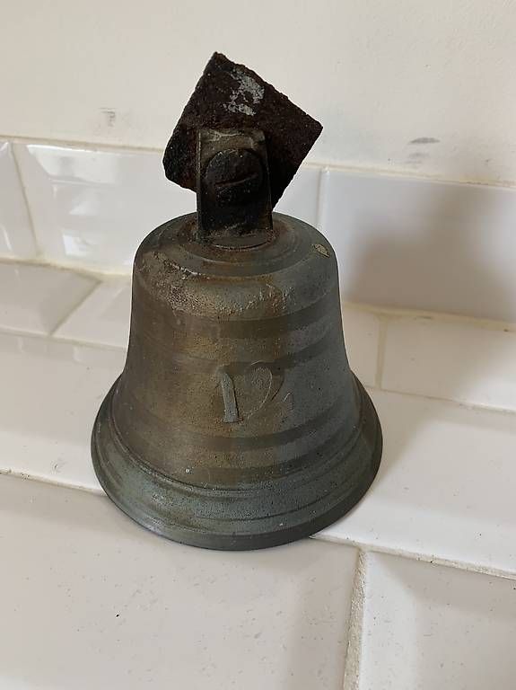 Campanacci mucche: Ancienne cloche bronze – Usato da Montreux venduto da Barber_Swiss_Vintage 1