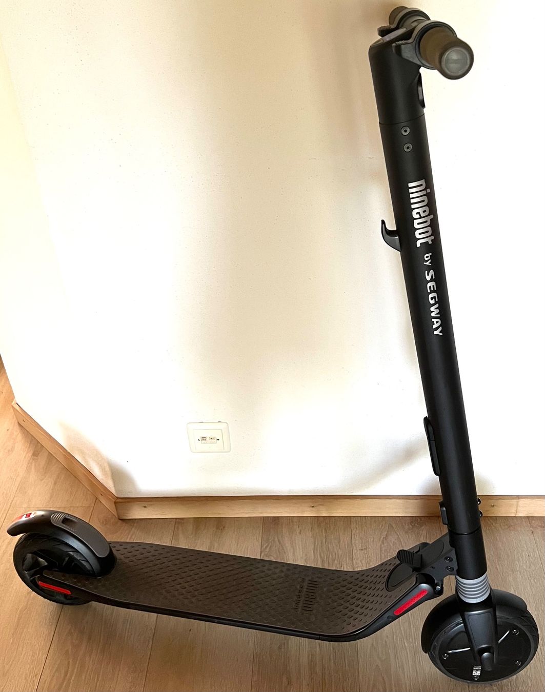 Segway Kickboard: Segway-Ninebot KickScooter ES1 – Usato da Dietikon venduto da ami_ri28