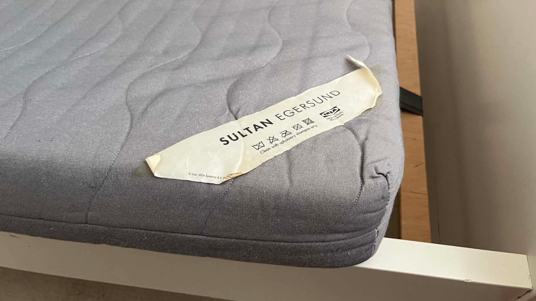 Ikea Letti: Ikea Bett mit Lattenrost und Matratze – Usato da Uster venduto da hsh9 2