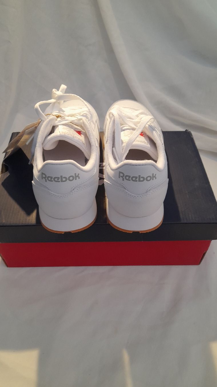 Reebok Scarpe da uomo: Reebok Classic Leather blanche neuve, taille 40.5! – Nuovo e nell'imballaggio originale da st.gallen venduto da The_Rag_Picker. 3