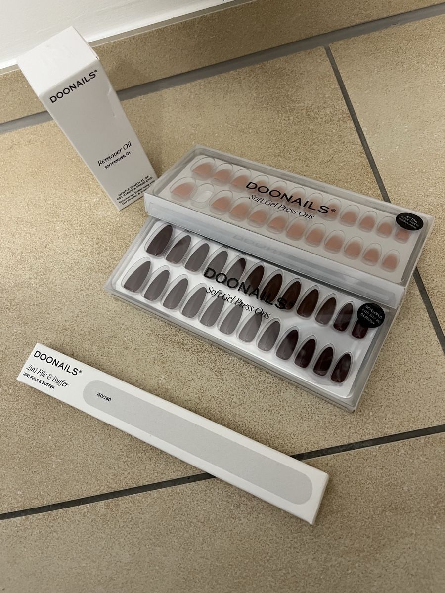 Künstliche Fingernägel: Doonails Set: Press-On Nägel, Remover Öl & Nagelfeile – Gebraucht aus Rotkreuz von nadja.horat