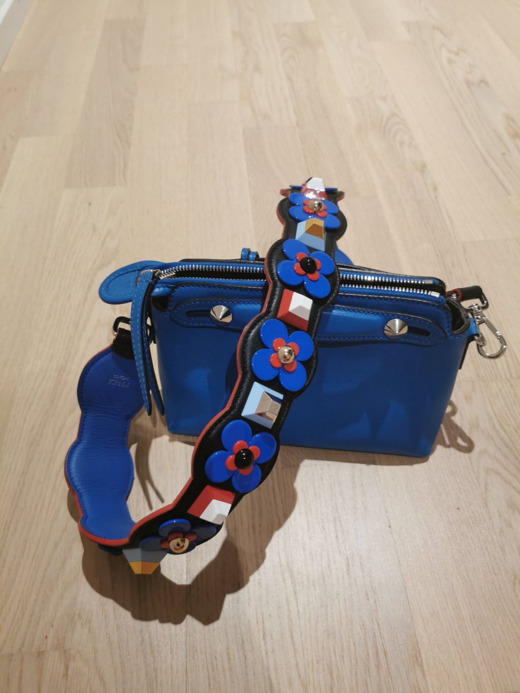 Fendi Borse da donna: Fendi By The Way Small with an Original Strap You – Nuovo (secondo la descrizione) da Spreitenbach venduto da Catticoooorn