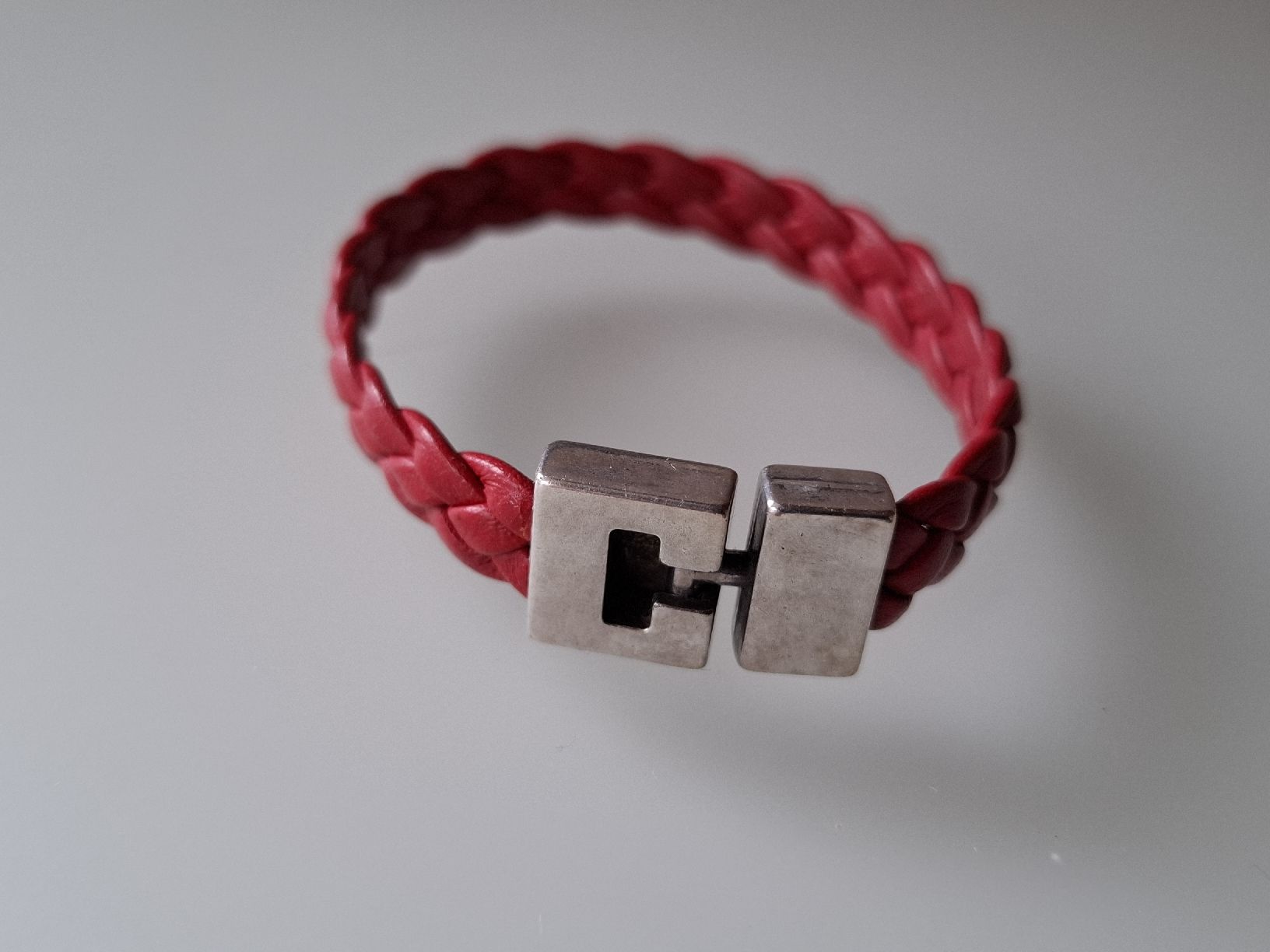 Bracciali & Braccialetti: geflochtenes Armband Leder rot – Usato da Ennetbaden venduto da Rosen1 1