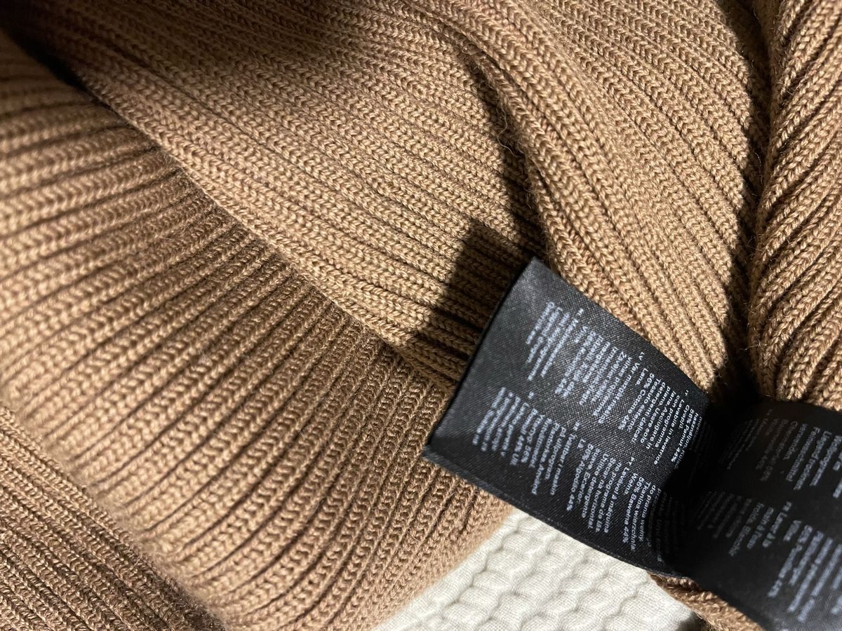 Arket Pullover & Sweatshirts: Arket Pullover S -M  – Neu (gemäss Beschreibung) aus Dübendorf von olh_rs5r 5