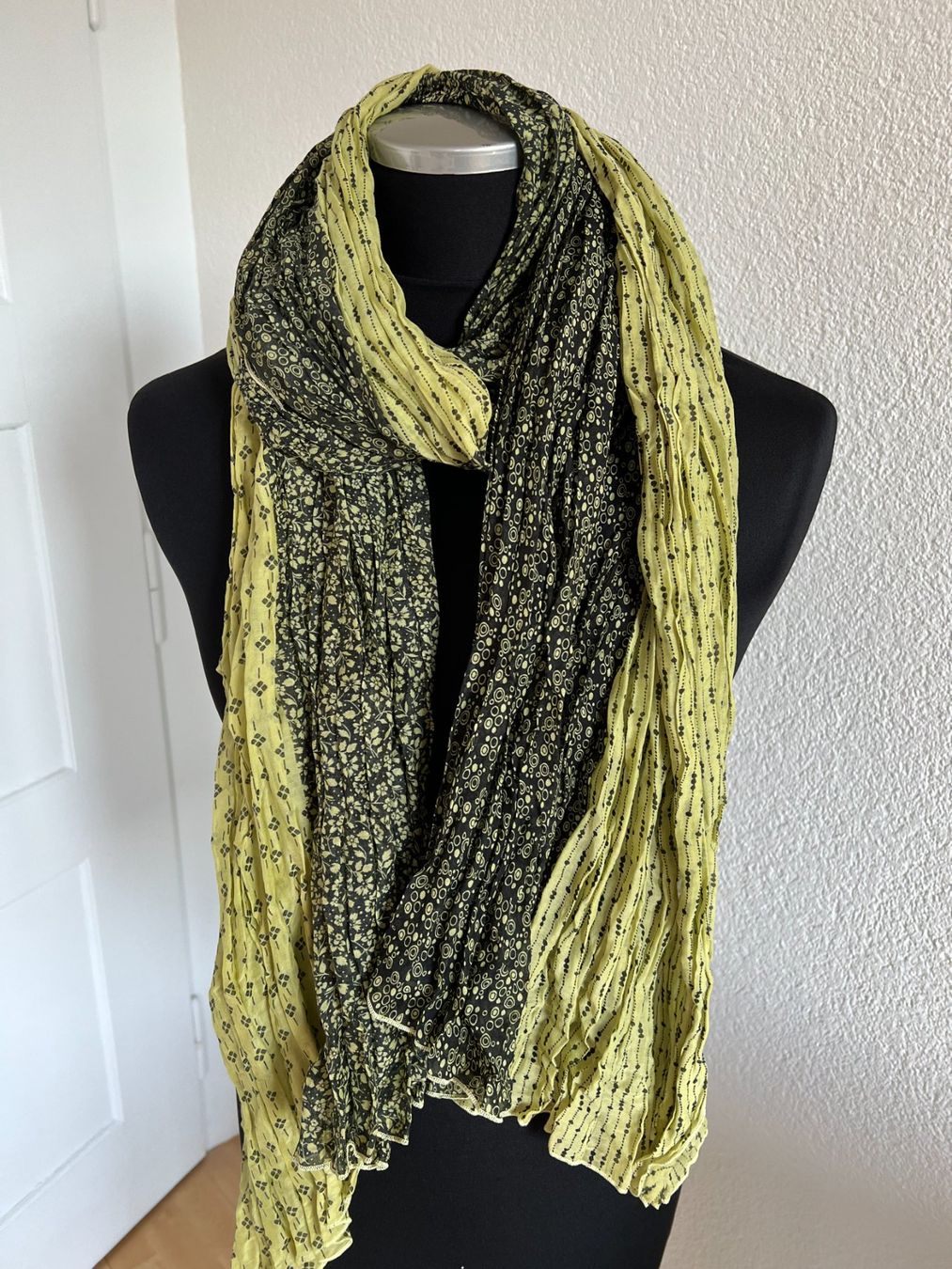 Colora Foulard & Sciarpe: Colora Schal, 27% Seide, Hellgrün, NEU – Nuovo (secondo la descrizione) da Worb venduto da farben20zauber