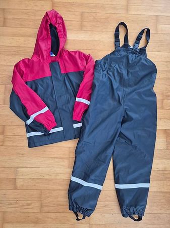 Gefütterte Regenhose und Regenjacke Grösse 128 Migros Kids