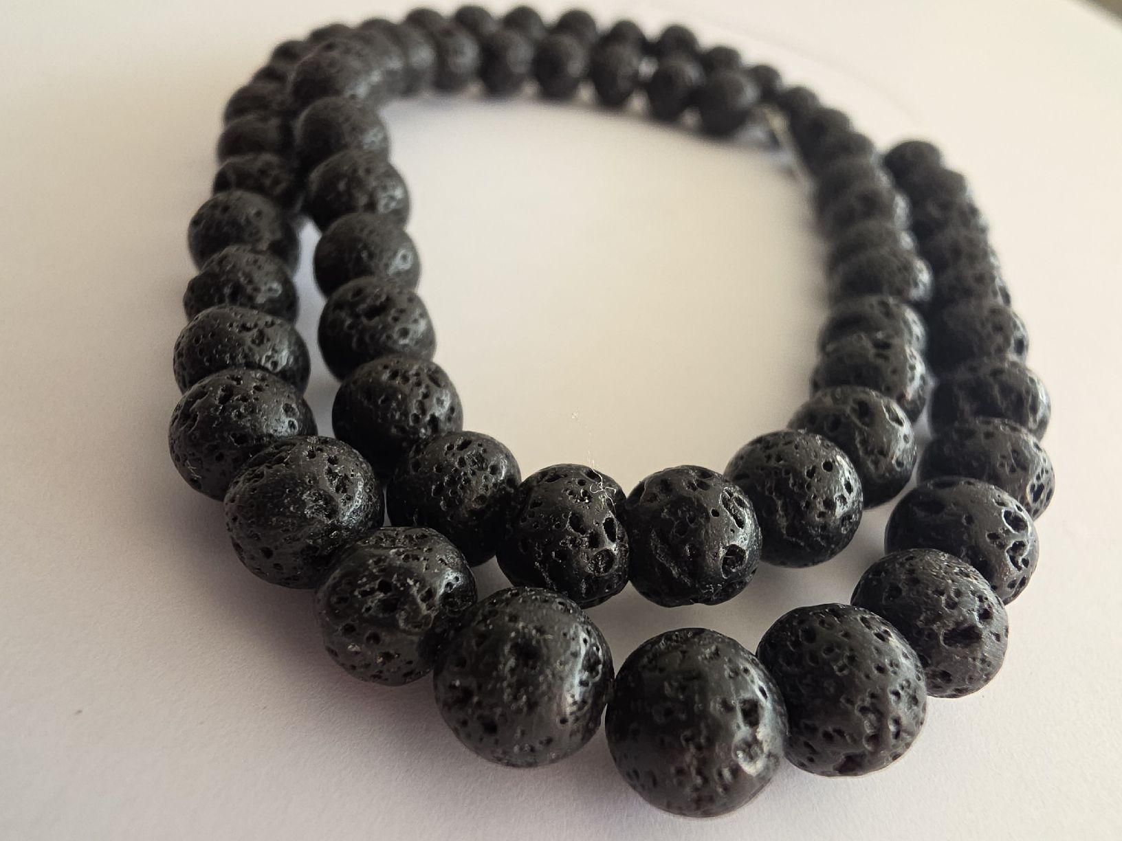 Minerali & Pietre curative: Lava Vulkan Stein 6mm. Strang – Nuovo e nell'imballaggio originale da Menziken venduto da Mirager