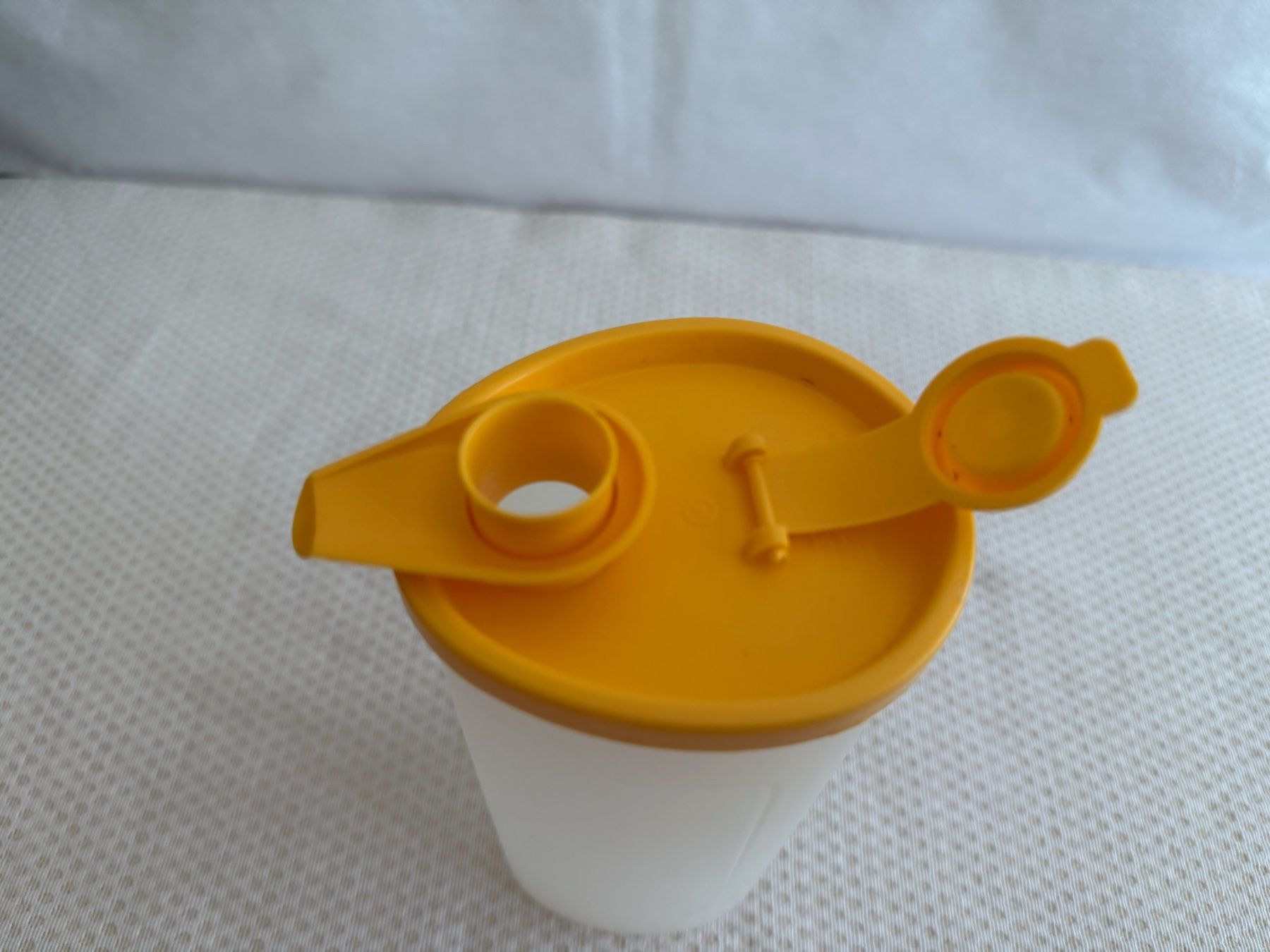 Tupperware Contenitori & Simili: Tupperware - récipient - shaker – Usato da Sion venduto da accroshoes 3